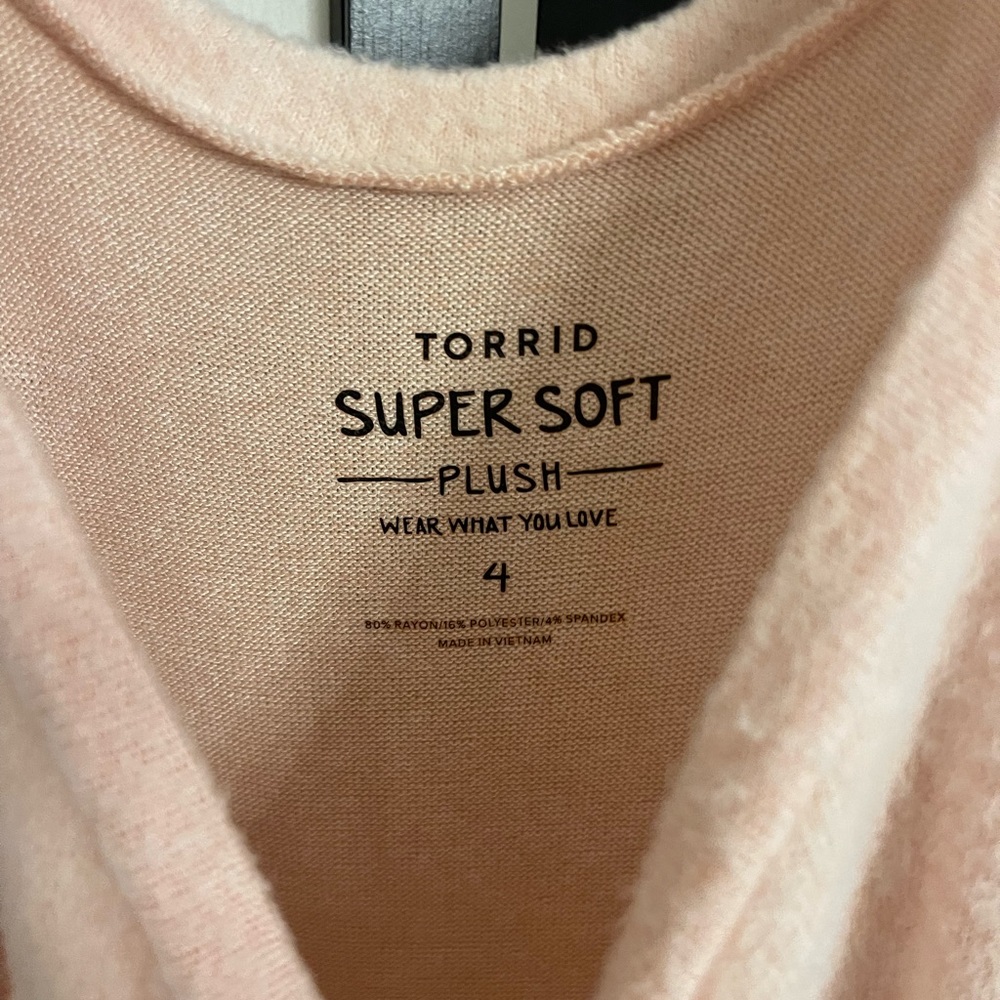 Torrid 4 Baby Pink